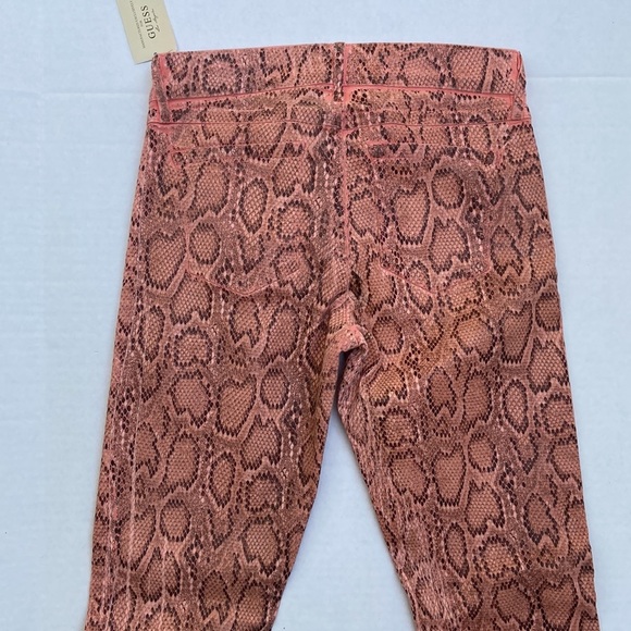 New GUESS Women’s Animal Print Jeans SZ 28 - Picture 2 of 9